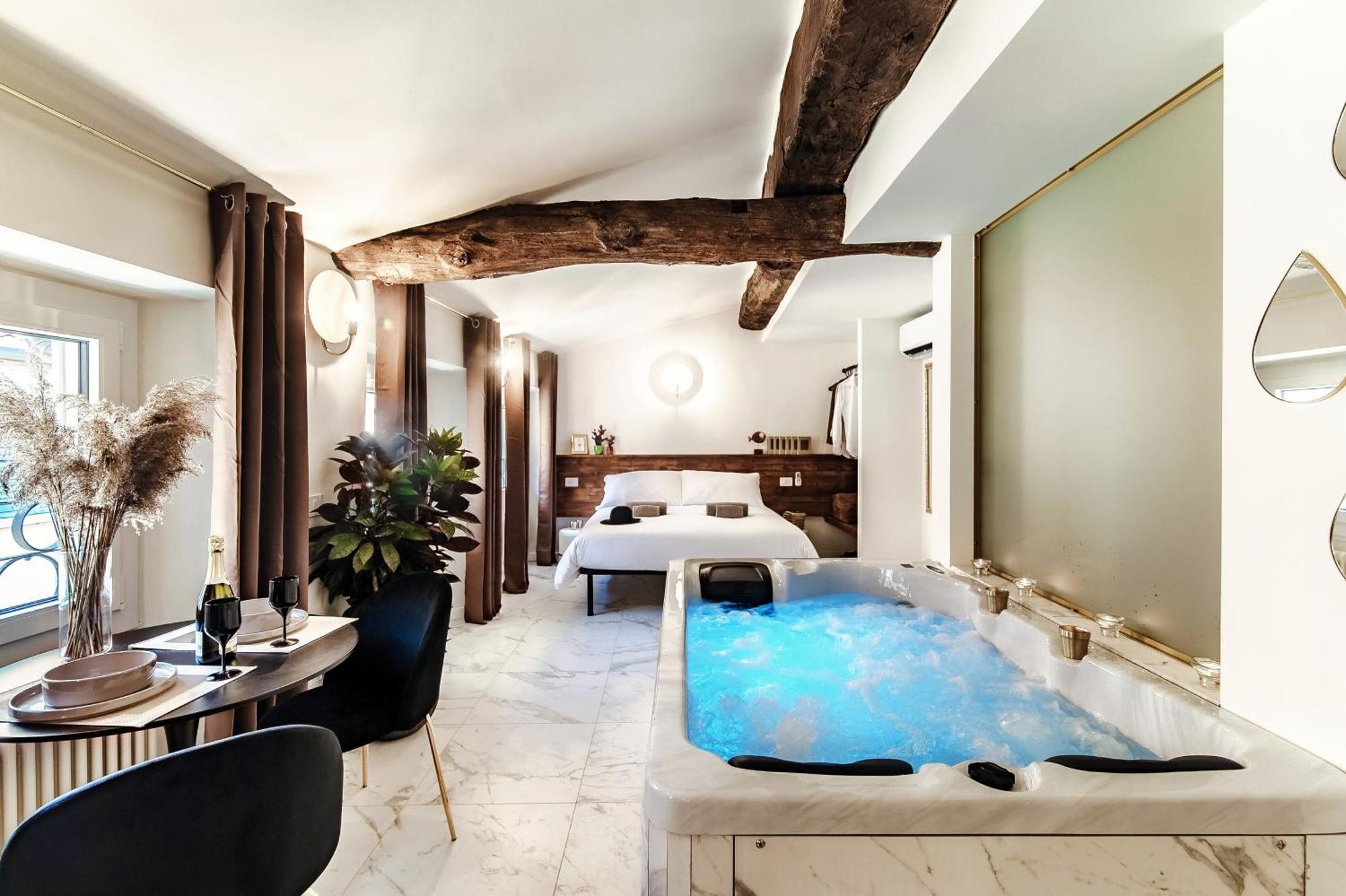 Sahara & Amazzonia Luxury Rooms- The House Of Travelers Como Eksteriør bilde