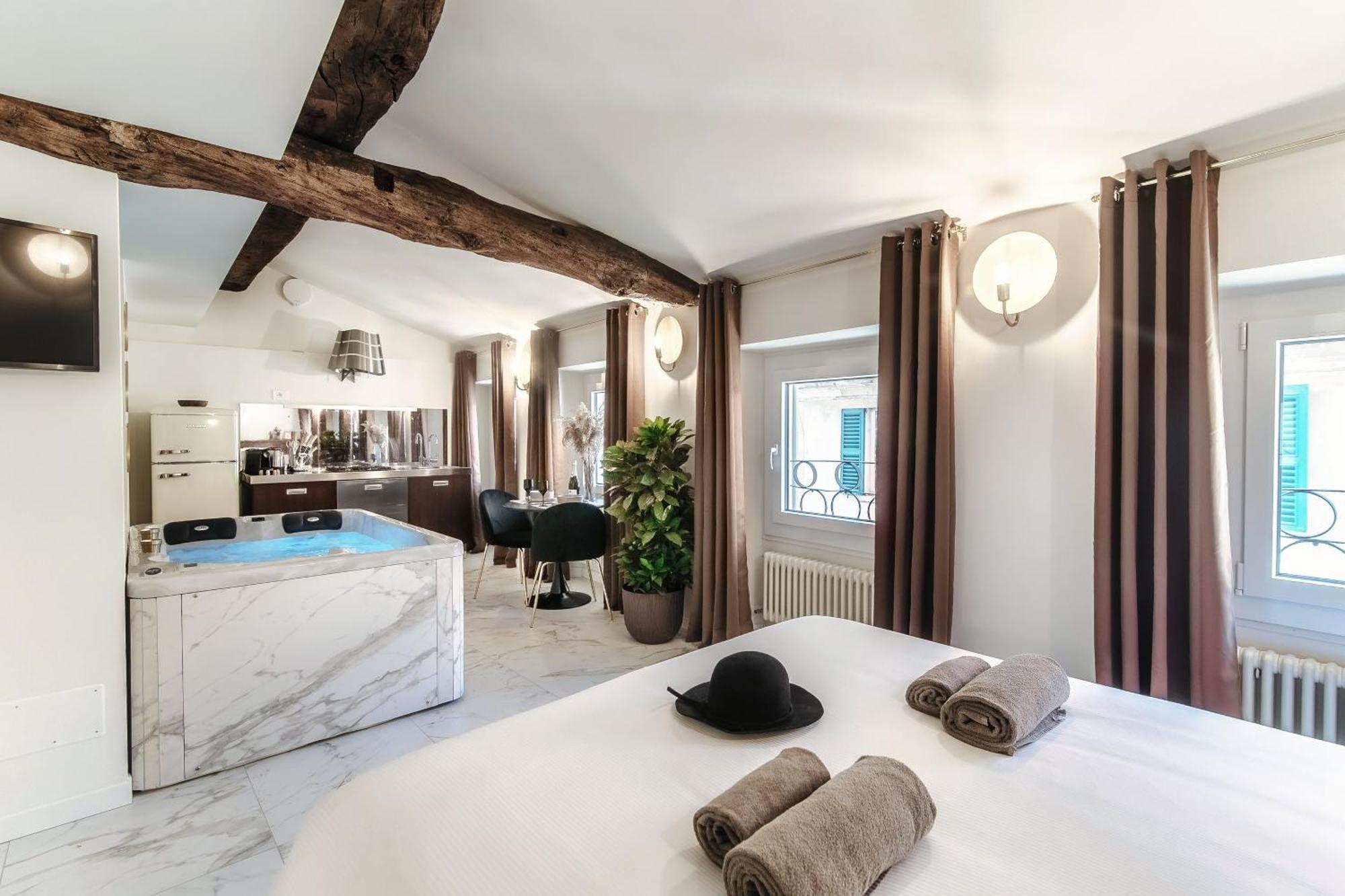 Sahara & Amazzonia Luxury Rooms- The House Of Travelers Como Eksteriør bilde