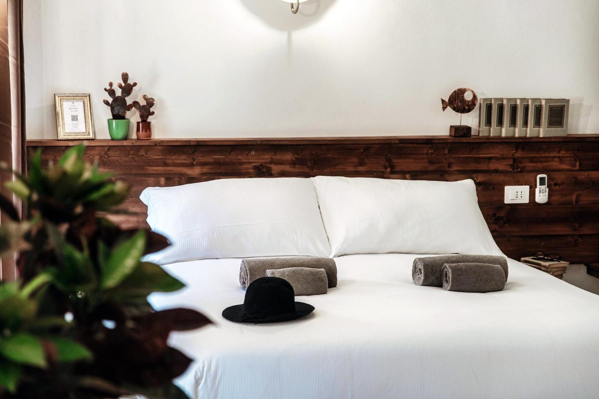 Sahara & Amazzonia Luxury Rooms- The House Of Travelers Como Eksteriør bilde