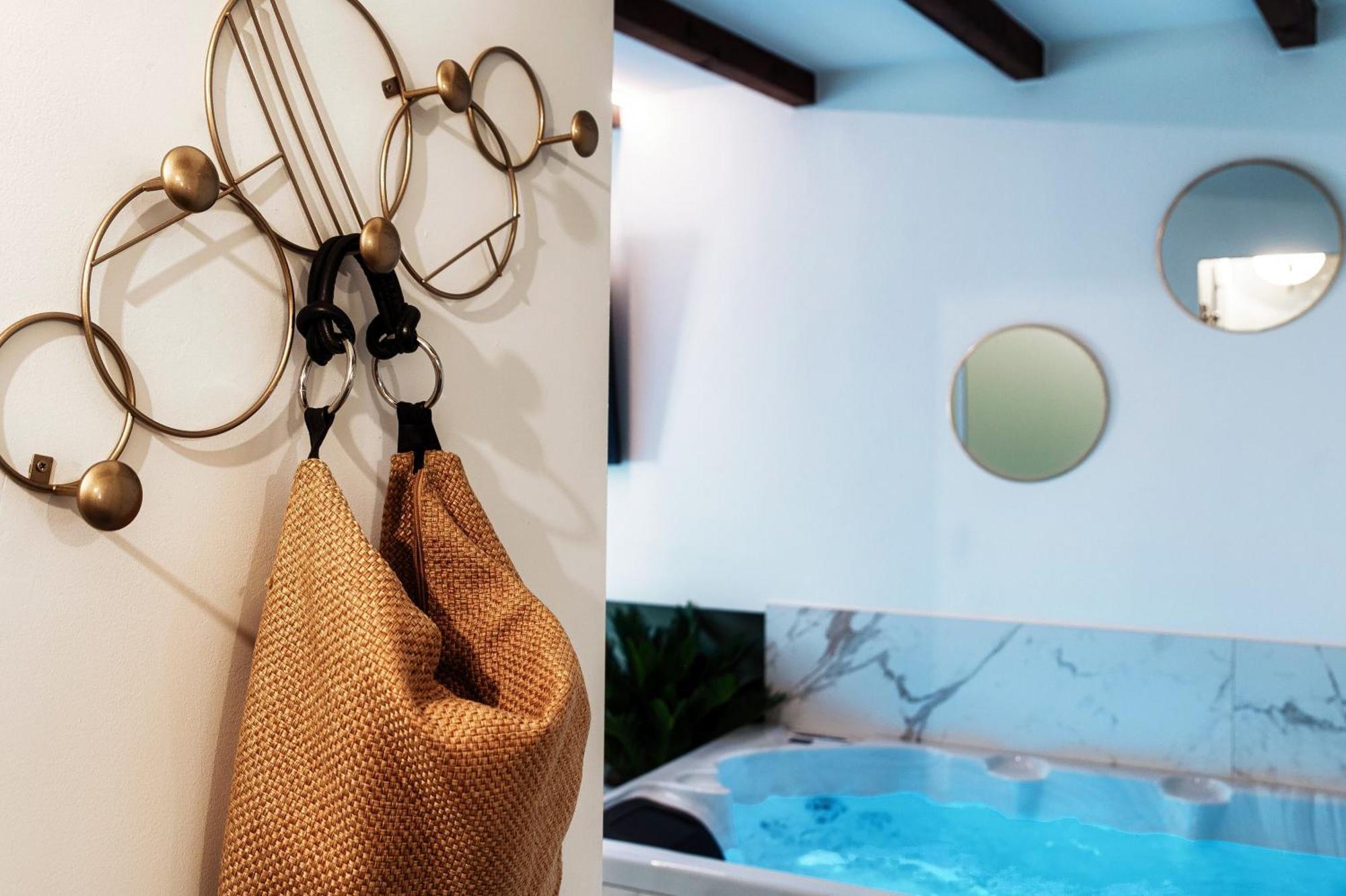 Sahara & Amazzonia Luxury Rooms- The House Of Travelers Como Eksteriør bilde