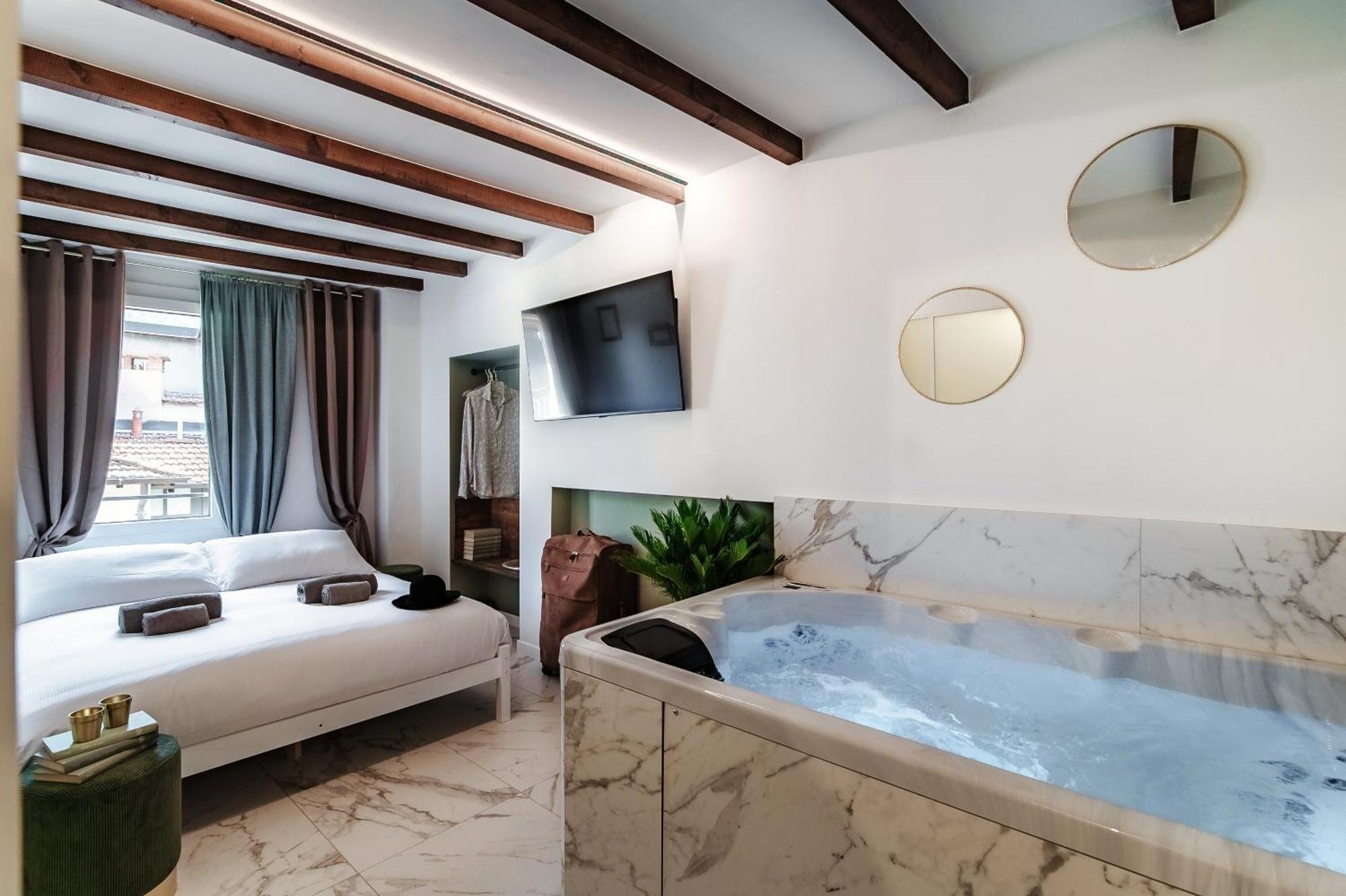 Sahara & Amazzonia Luxury Rooms- The House Of Travelers Como Eksteriør bilde