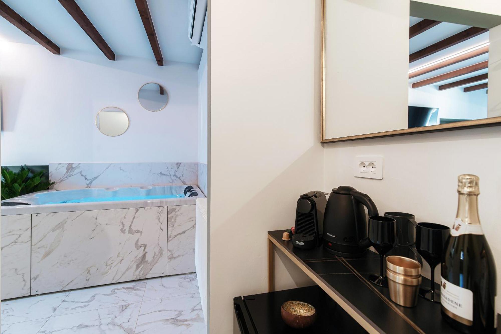 Sahara & Amazzonia Luxury Rooms- The House Of Travelers Como Eksteriør bilde