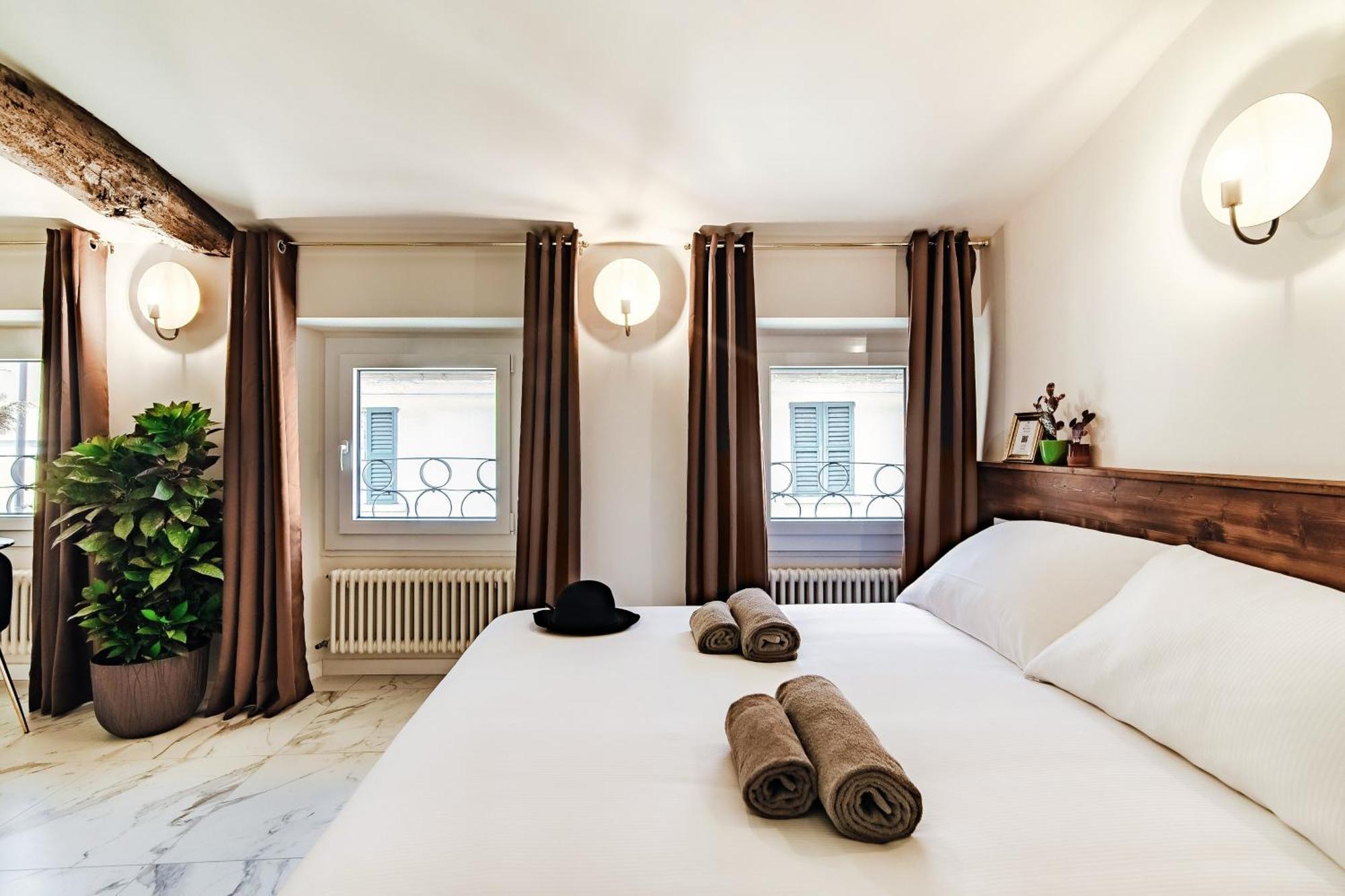Sahara & Amazzonia Luxury Rooms- The House Of Travelers Como Eksteriør bilde