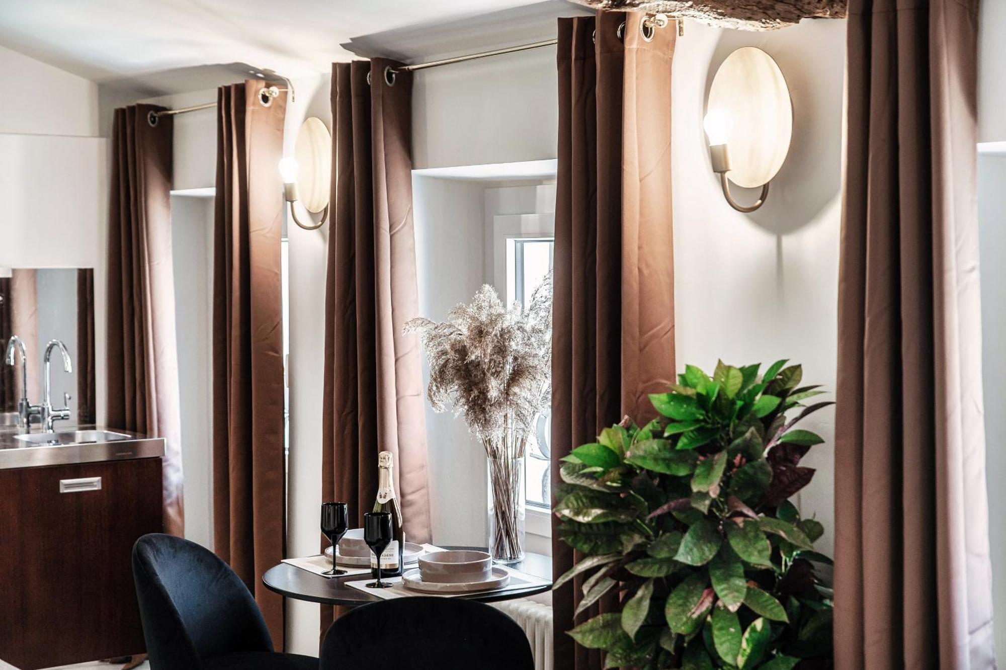 Sahara & Amazzonia Luxury Rooms- The House Of Travelers Como Eksteriør bilde