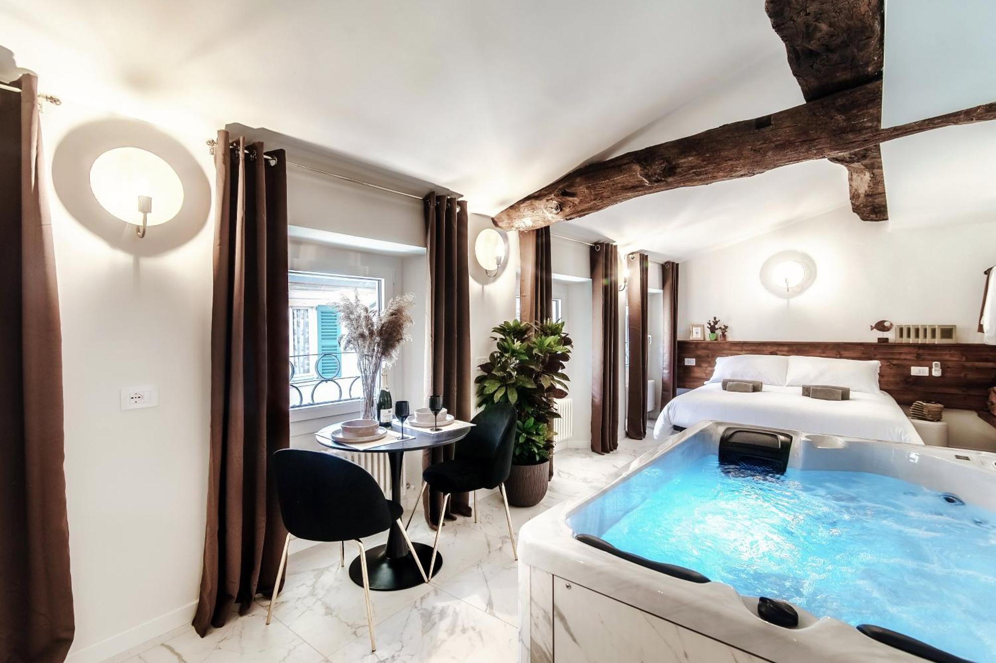 Sahara & Amazzonia Luxury Rooms- The House Of Travelers Como Eksteriør bilde