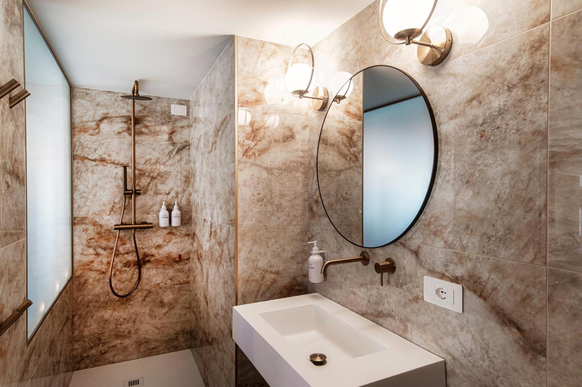 Sahara & Amazzonia Luxury Rooms- The House Of Travelers Como Eksteriør bilde